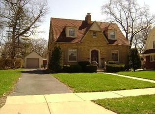 1177 Bellevue Ave, Elgin, IL 60120