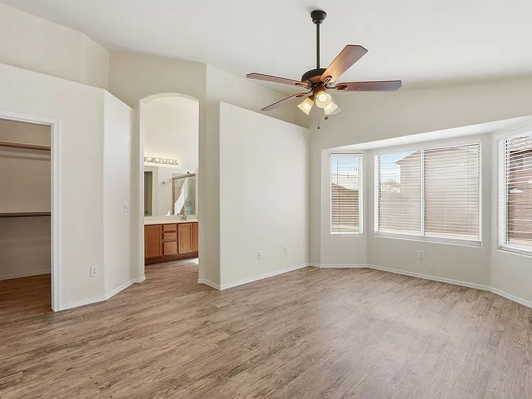 8621 W Shaw Butte Dr — Photo 20