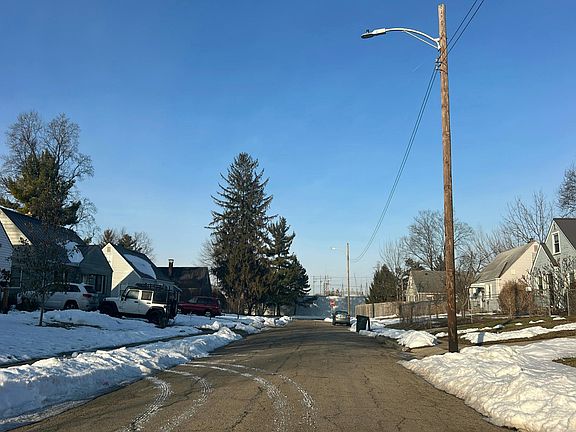 4th image of 806 E Brighton Rd