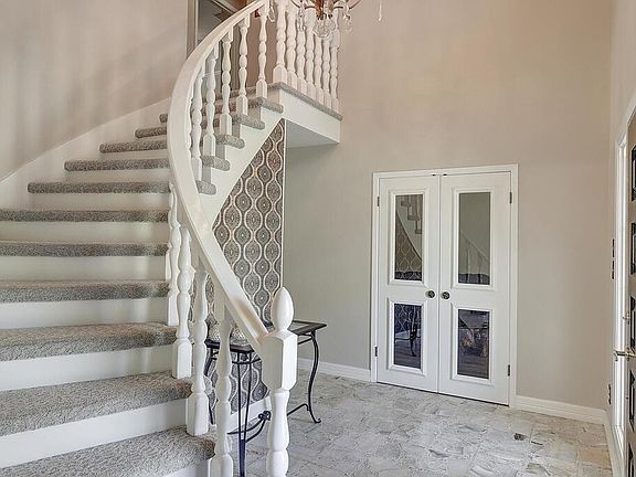3rd image of 4965 Oakmont Dr
