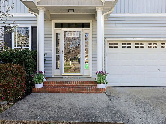 4th image of 229 Autumn Glen Ln
