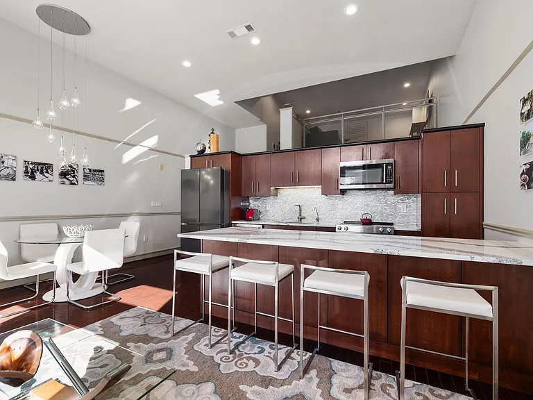 3311 Yupon St #317 — Photo 8