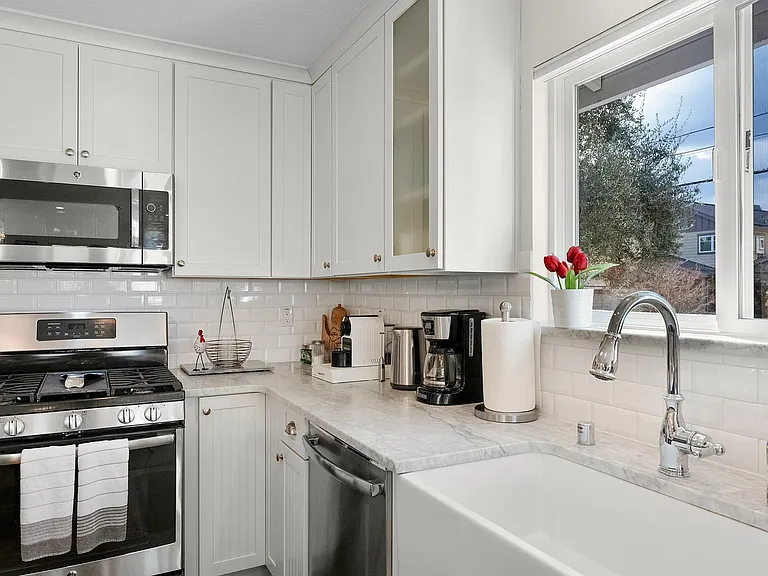 620 Center St — Photo 15
