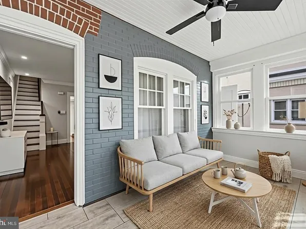 4260 Houghton St, Philadelphia, PA 19128