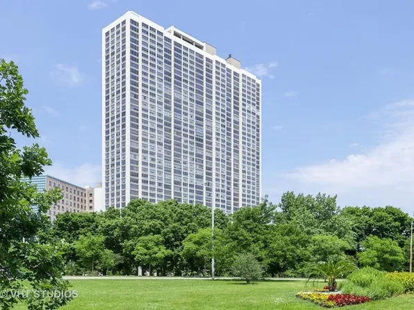 2800 N Lake Shore Dr APT 2813, Chicago, IL 60657