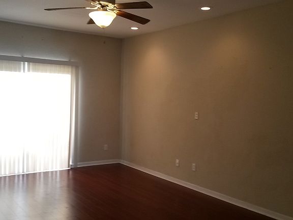 3rd image of 4524 Deslin Dr
