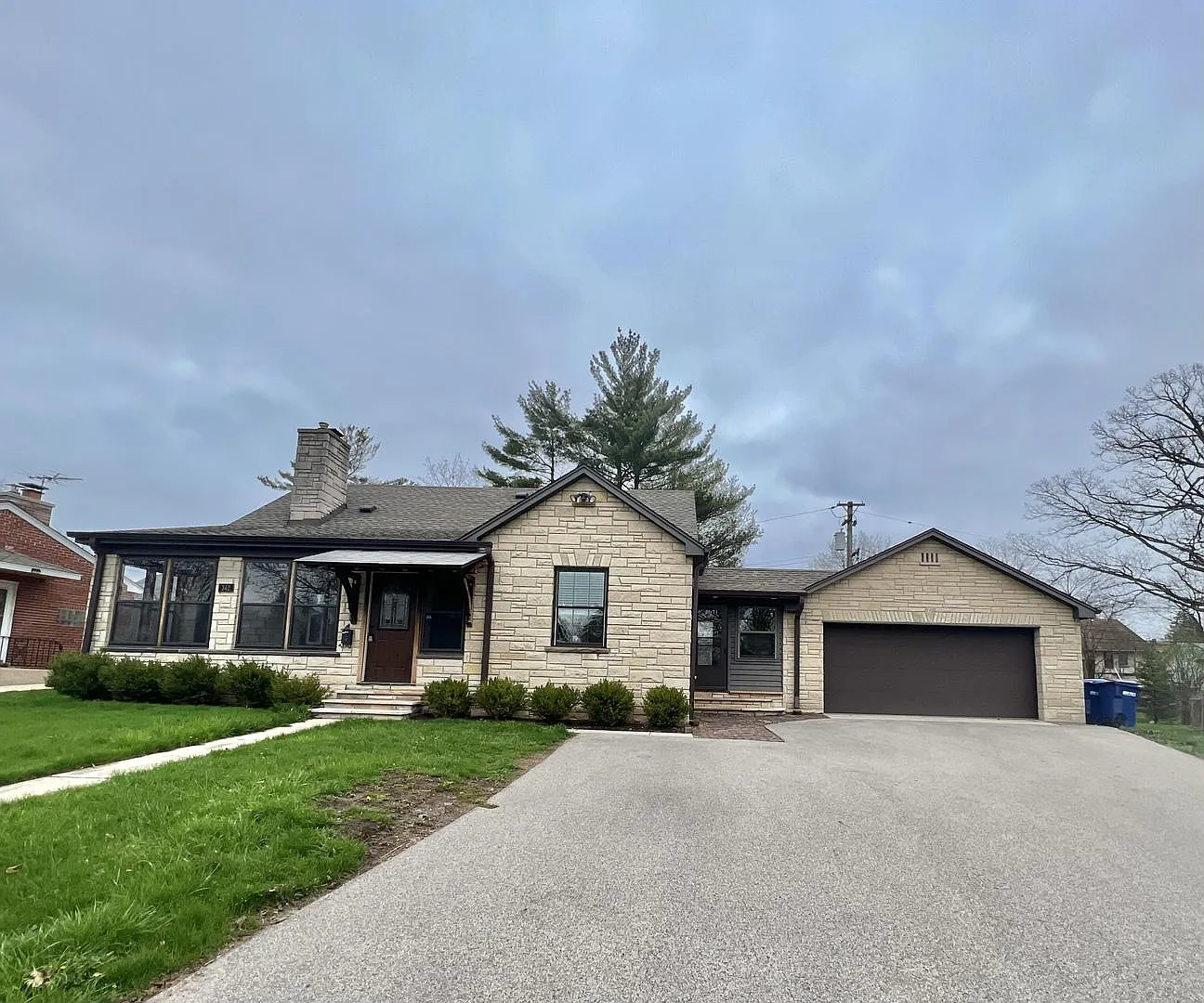 342 Jocelyn Pl photo 1