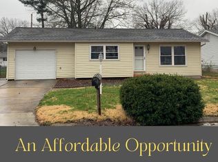 610 Saint Rose Dr, Godfrey, IL 62035