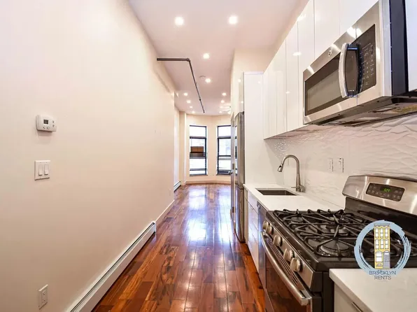 187 Lefferts Place image 4 of 11