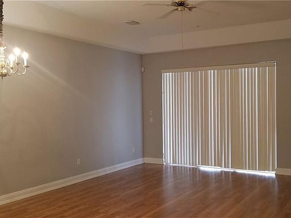 5th image of 8428 Fenwick Ave