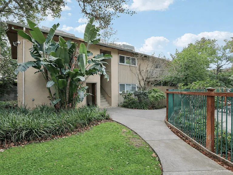 Park Vista Apartments — Photo 11