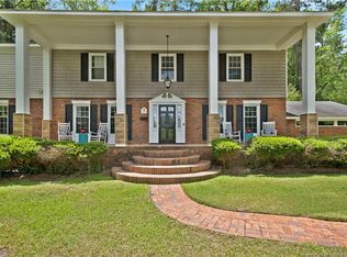 1945 Forest Hills Dr, Fayetteville, NC 28303