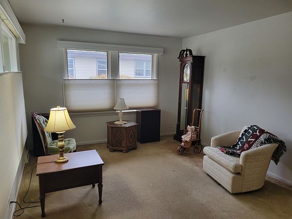 4th image of 3415 Fuller Ave SE
