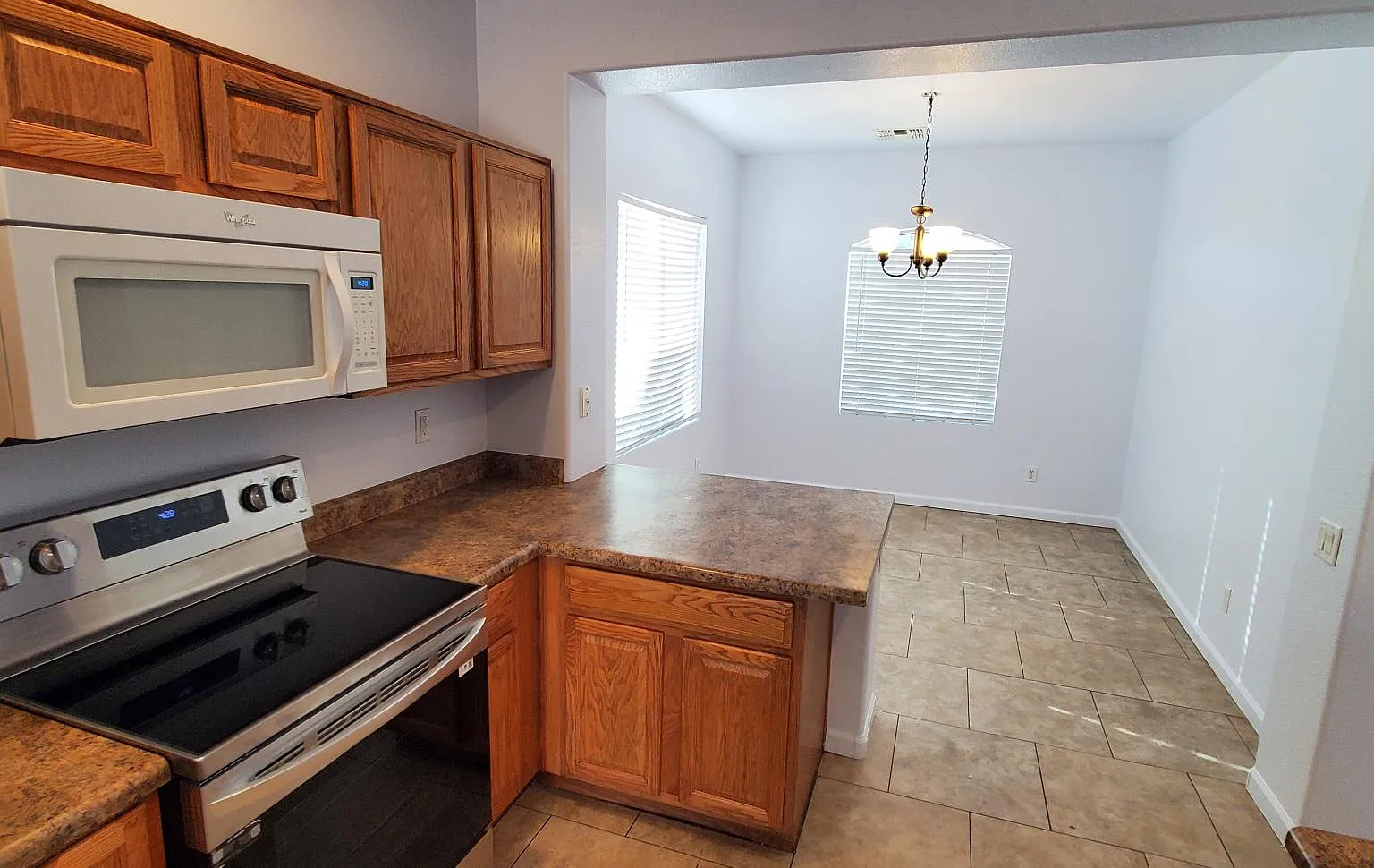 3 bed, 1588 sqft, $2,100 — Photo 2