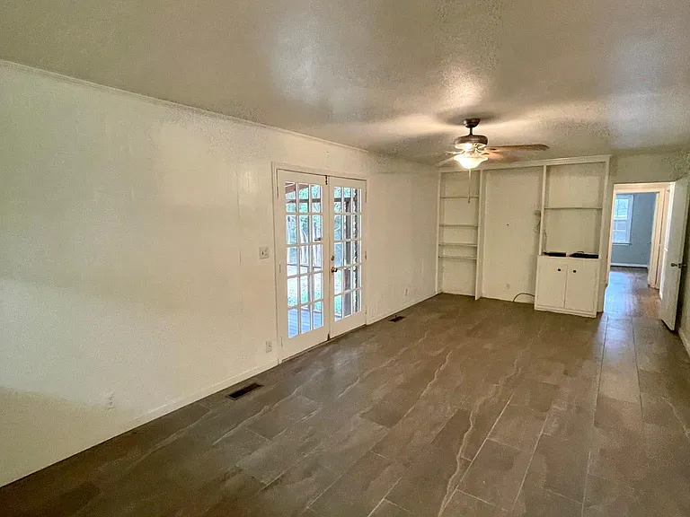 1523 Heritage Dr — Photo 4