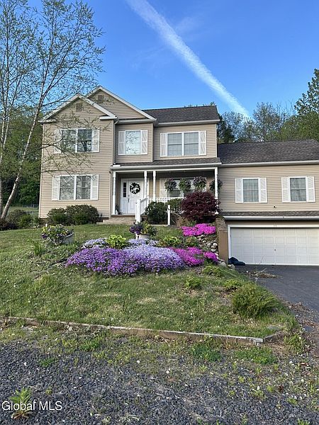 2nd image of 33 Fonda Road