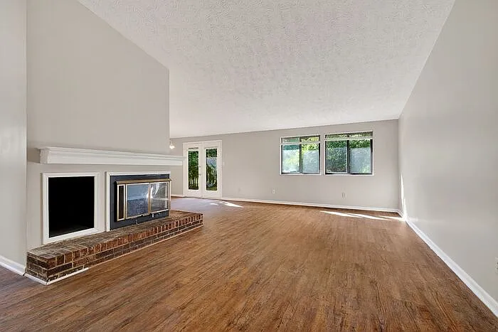 8134 Old Prairie Ct — Photo 3