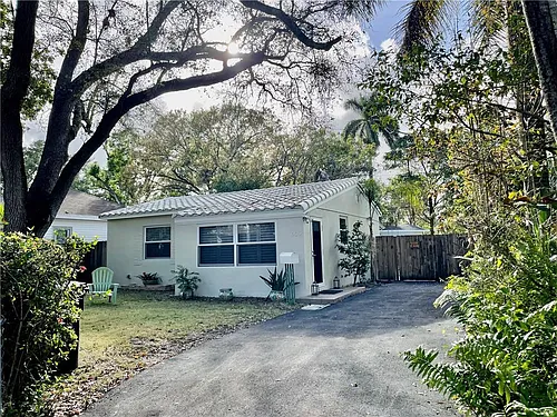 609 SW 6th Ave Photo 1