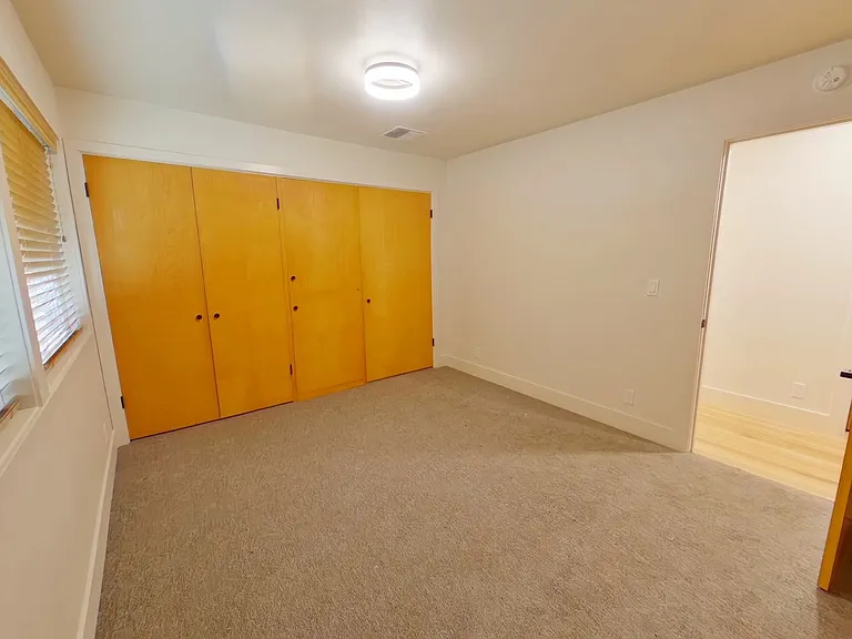 3240 S Louis Ln — Photo 18