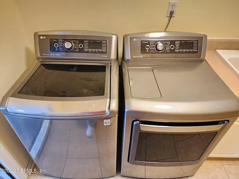 1589 Guardian Ct — Photo 24