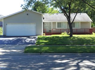 101 Cedarbrook Rd, Naperville, IL 60565