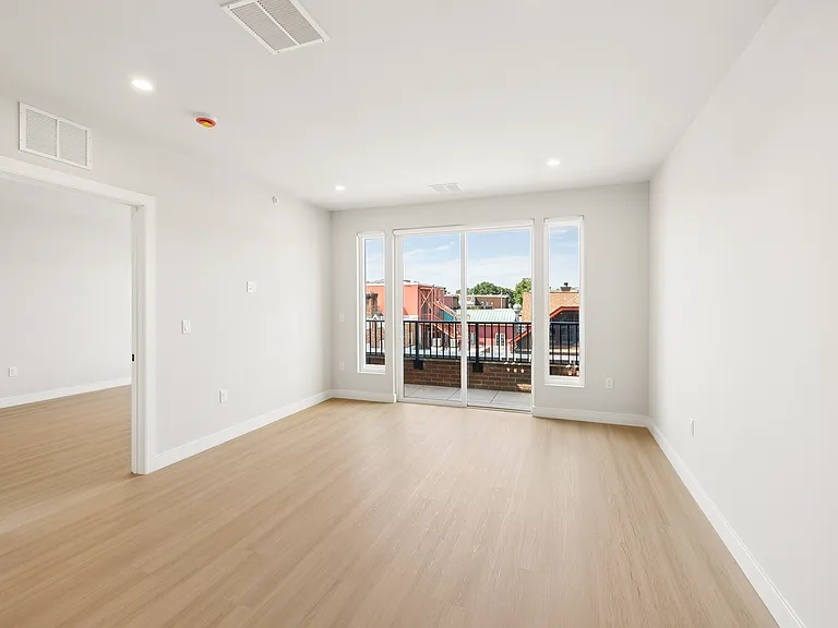 118 Elm Street — Photo 23