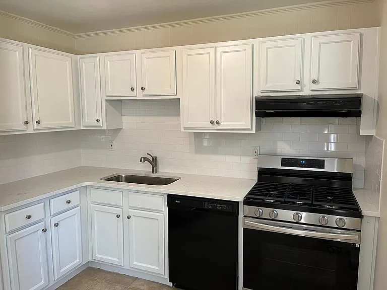 638 San Fernando Dr SE — Photo 12