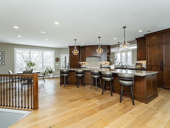 3rd image of 1105 Greystone Ln SW