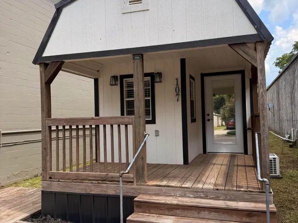 107 Main St W, Meadville, MS 39653