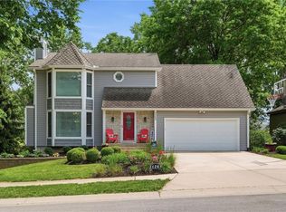 11249 Lakeview Dr, Kansas City, KS 66109