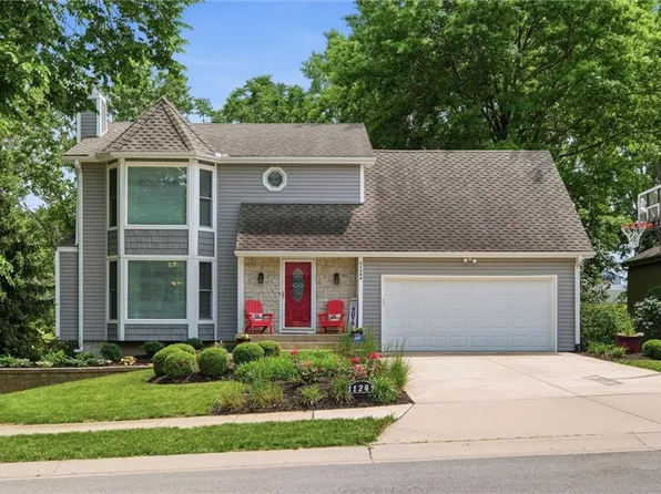 11249 Lakeview Dr, Kansas City, KS 66109