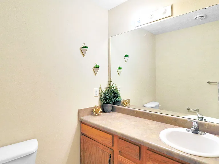 Old Stone Apartments — Photo 15