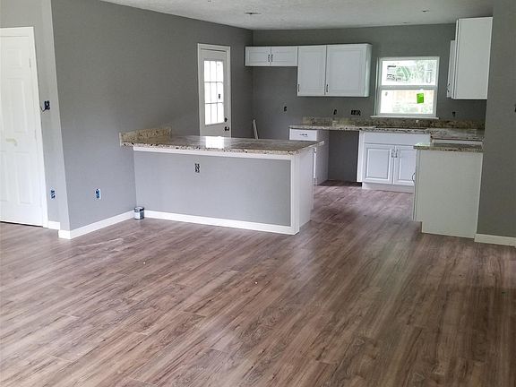 4th image of 5831 Southford St
