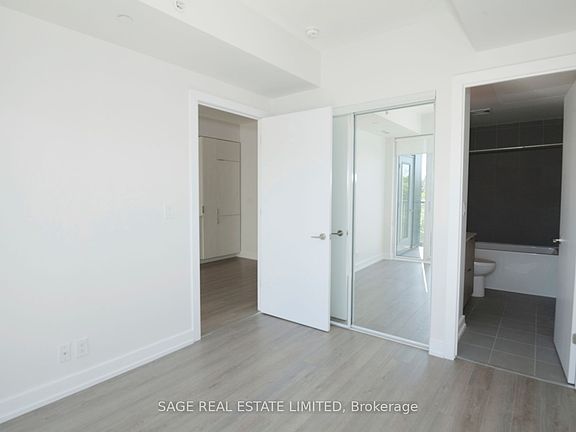 4th image of 6 Parkwood Ave #407