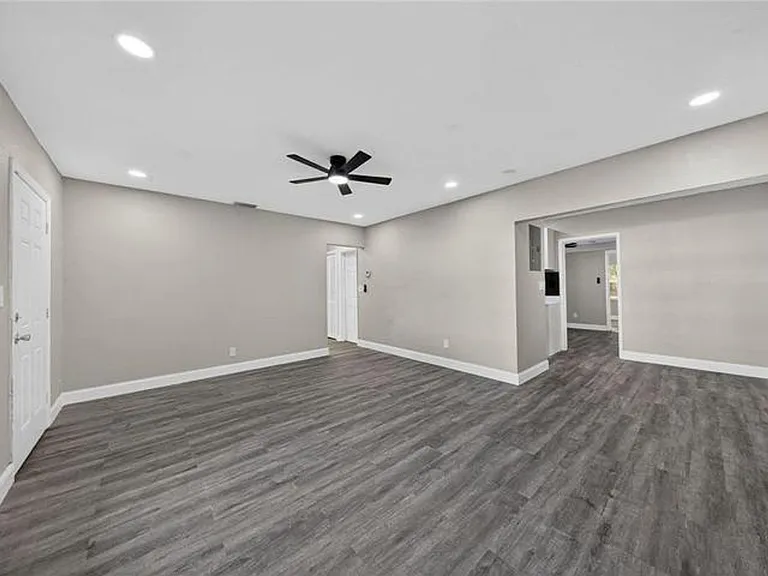 1541 NW 7th Ter — Photo 5