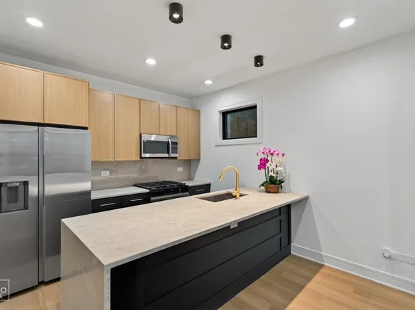 2327 S Homan Ave, Chicago, IL
