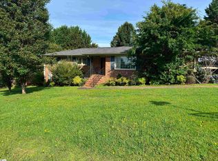 1033 E Perry Rd, Greenville, SC 29609