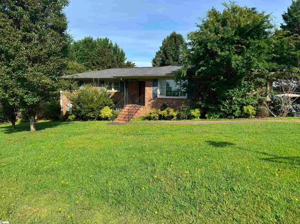 1033 E Perry Rd, Greenville, SC 29609