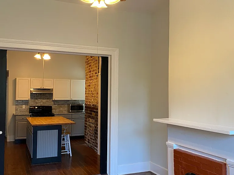 118-120 W Duffy St #118A — Photo 8