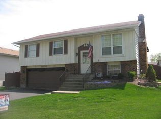 20151 S Pine Hill Rd, Frankfort, IL 60423