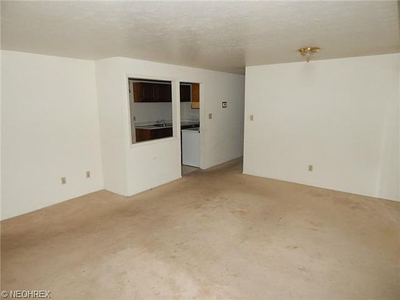 3rd image of 9700 Cove Dr Unit 6G