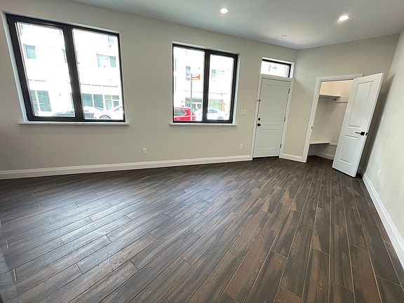 5th image of 1547 Eastern Pkwy #1R