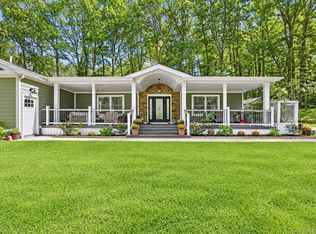 5 Cricket Hollow Rd, Setauket, NY 11733