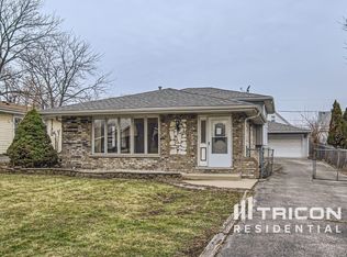 8532 S 79th Ave, Justice, IL 60458
