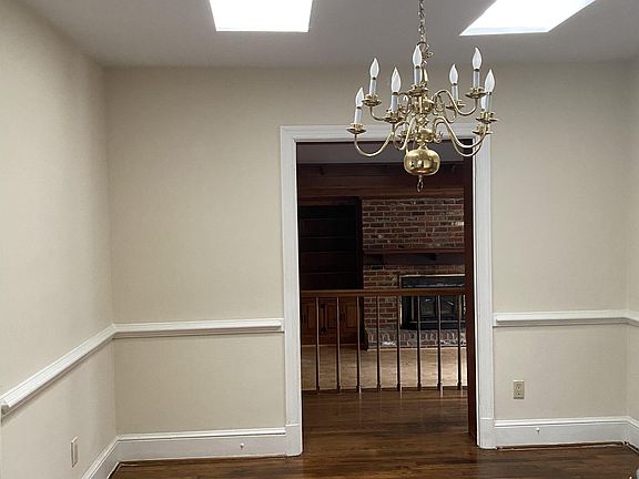 4th image of 8805 Turnbull Ave