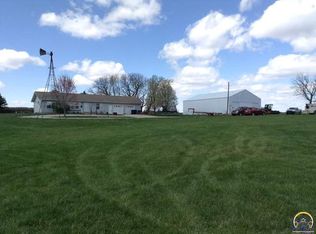 8129 SW Hoch Rd, Auburn, KS 66402