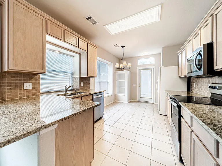 6870 Winston Dr — Photo 45