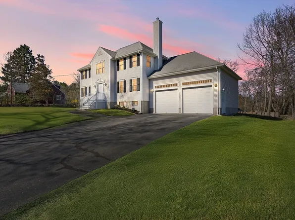 11 Chestnut Ave, Burlington, MA 01803