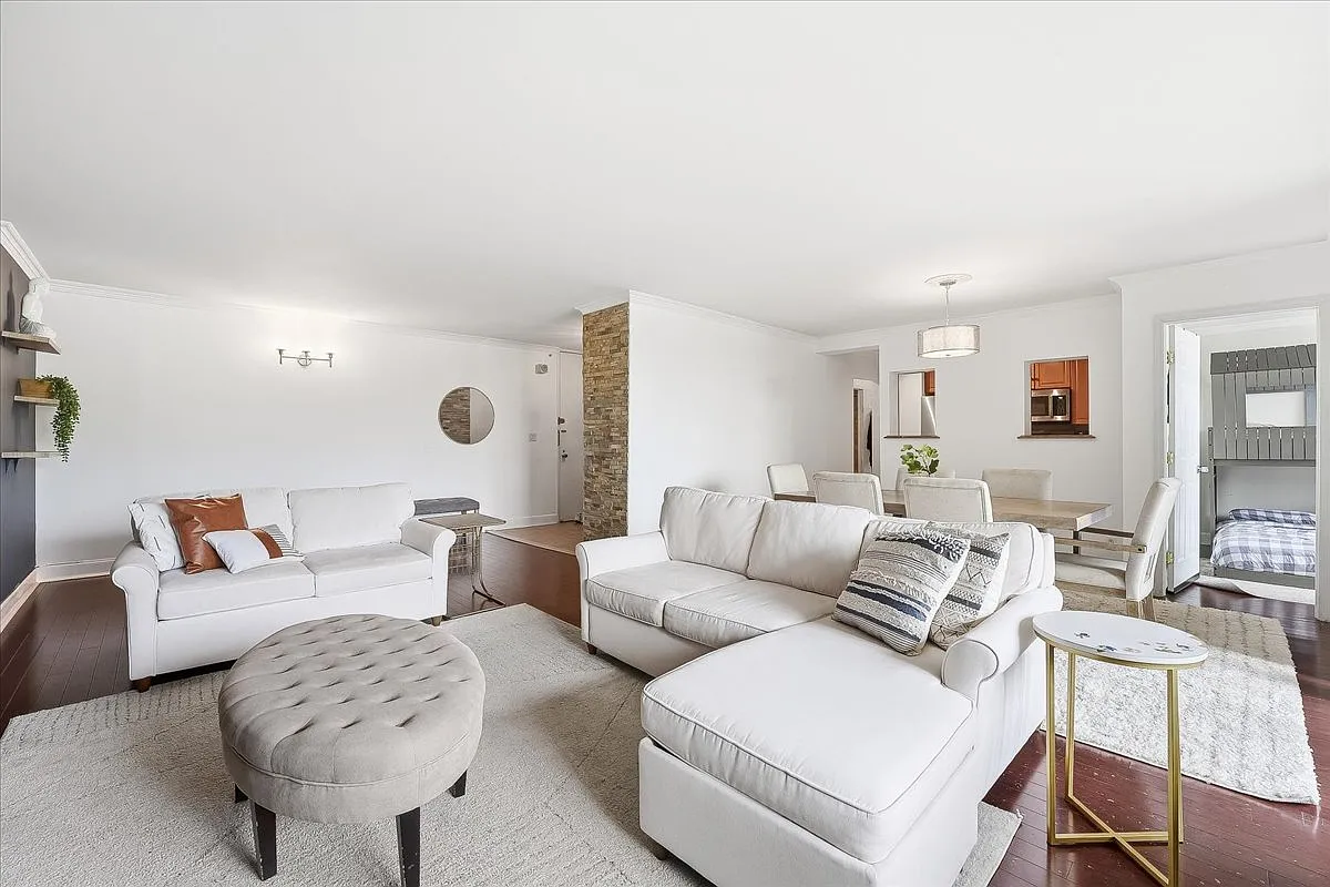 300 Winston Drive L5