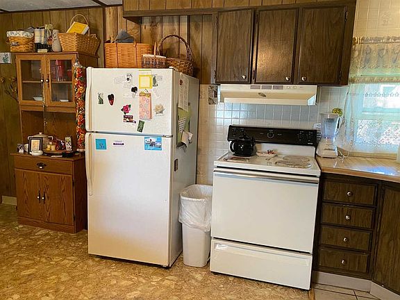 5th image of 1 Redwood Ln